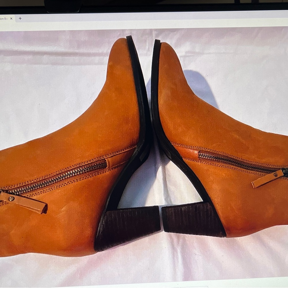Mia Brown Zip Ankle Fashion BootiesSz-9M Pre-owned